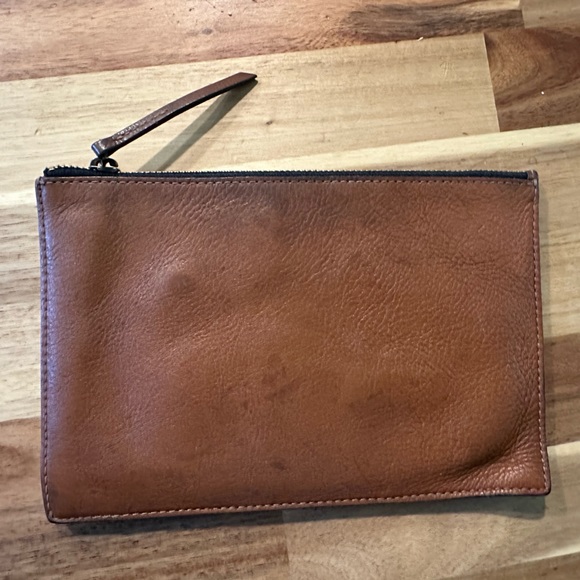 Madewell The Leather Pouch Clutch Saddle Leather Zip Up - Picture 3 of 3
